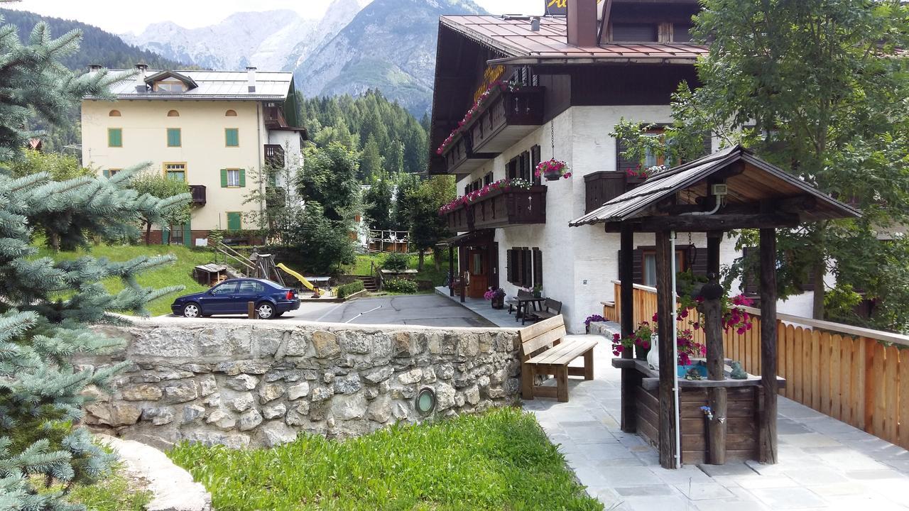 Albergo Meuble Victoria Auronzo di Cadore Exterior photo