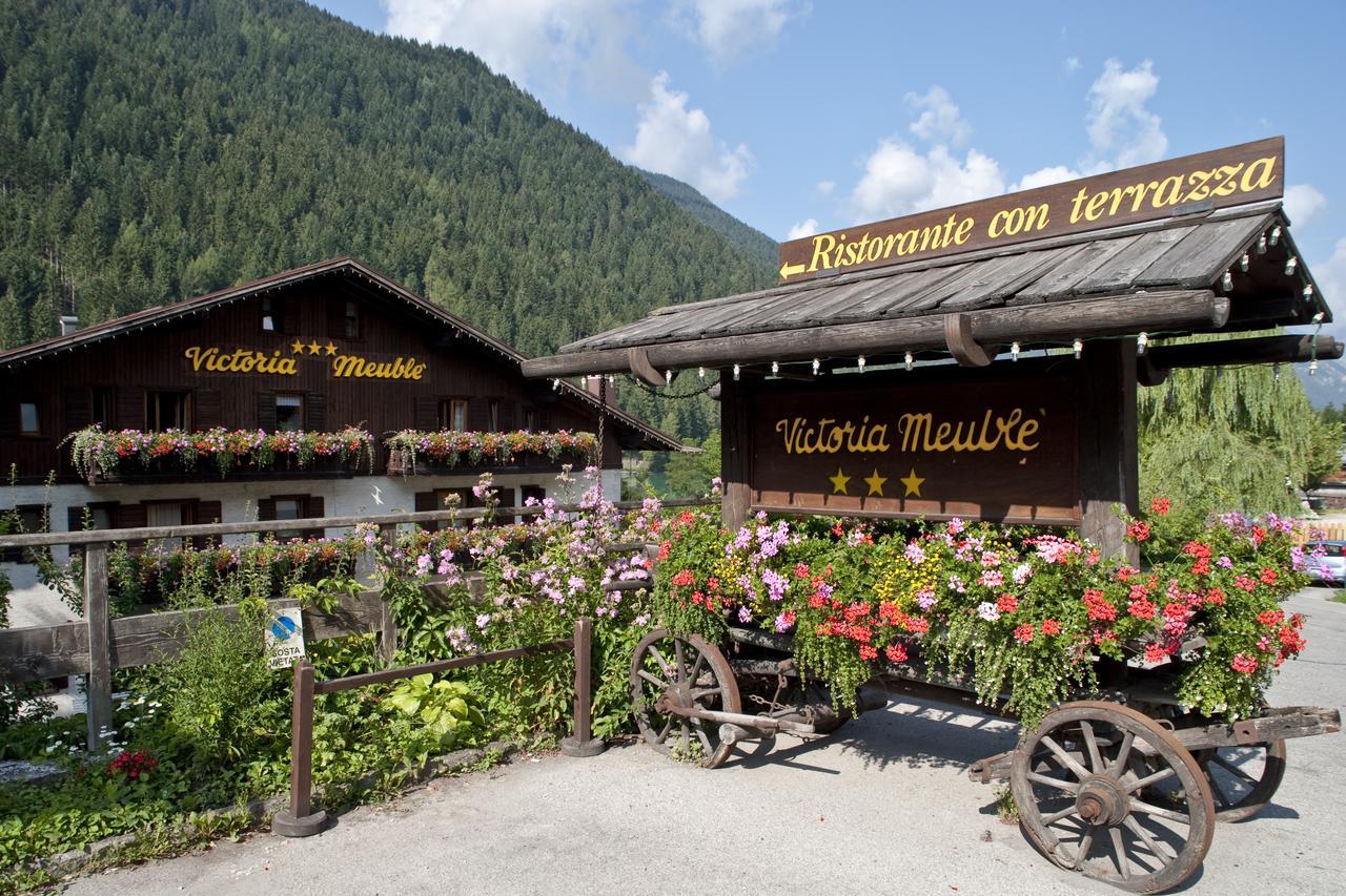 Albergo Meuble Victoria Auronzo di Cadore Exterior photo